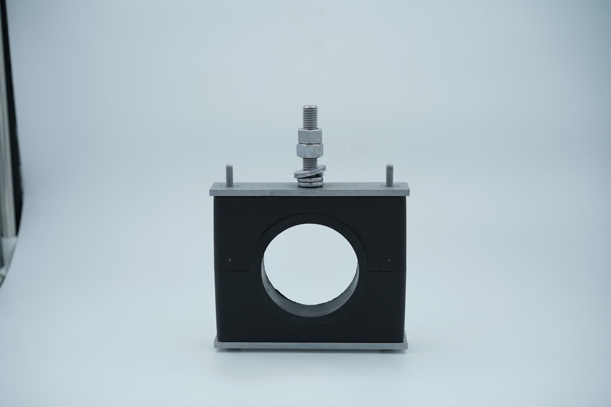 HS-100 heavy-series PA66-GF nylon wind turbine cable clamp with zinc-nickel bracket
